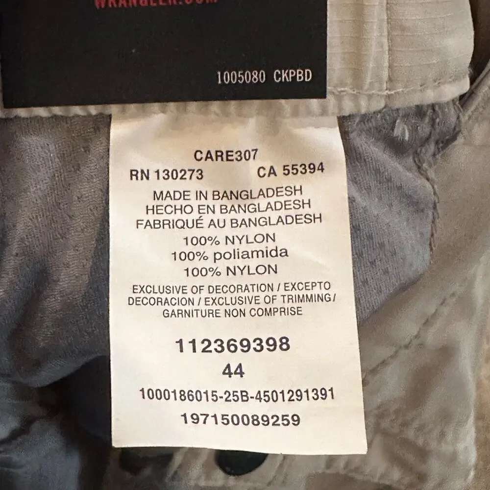 Wrangler Men’s ATG Cargo Shorts 9” Performance Elastic Waist Light Khaki Size 44